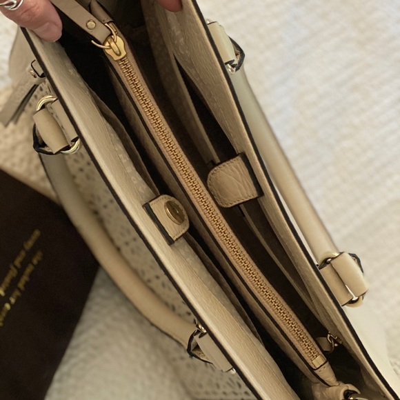 Kate Spade Delaney Purse - Picture 3 of 6